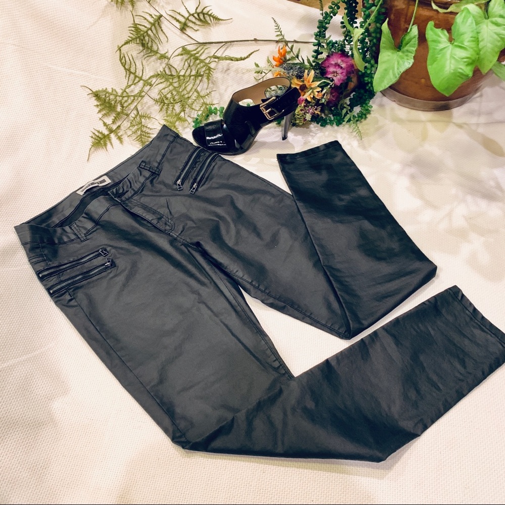 Noisy may “32 x 31” Black coated pants